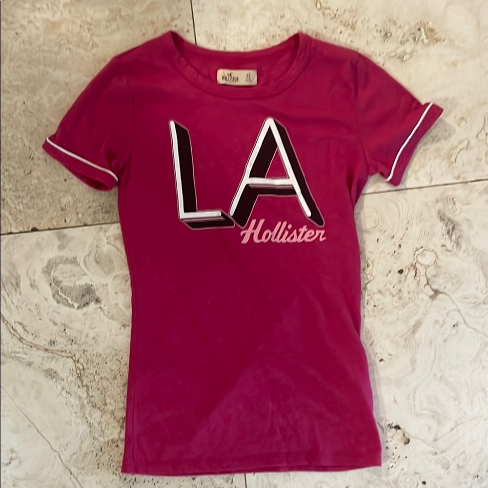 BNWT Hollister Pink Graphic T-Shirt size XS